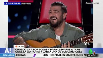 Antonio Orozco 'roba' la guitarra a un concursante de 'La Voz' para interpretar uno de sus temas