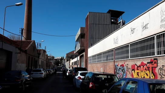 Vista de la nave industrial abandonada en Sabadell, Barcelona Vista de la nave industrial abandonada en Sabadell, Barcelona