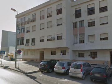 Vivienda donde se ha suicidado el hombre que asesinó a su hija y a su suegra Vivienda donde se ha suicidado el hombre que asesinó a su hija y a su suegra