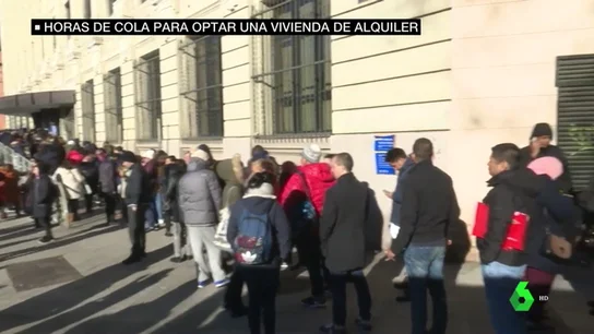 Colas para optar a una vivienda de alquiler Colas para optar a una vivienda de alquiler
