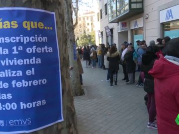 Cuando la vivienda digna se convierte en un problema: centenares de personas hacen cola para optar al alquiler público Cuando la vivienda digna se convierte en un problema: centenares de personas hacen cola para optar al alquiler público