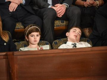 Joshua Trump dormido en el discurso del Estado de la Unión Joshua Trump dormido en el discurso del Estado de la Unión