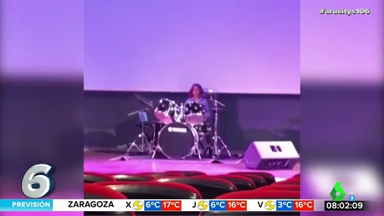 Antonio Orozco presume de las dotes de músico de su hijo: de hacer de DJ a tocar la batería y el piano Antonio Orozco presume de las dotes de músico de su hijo: de hacer de DJ a tocar la batería y el piano