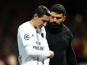 Di María es atendido en Old Trafford Di María es atendido en Old Trafford
