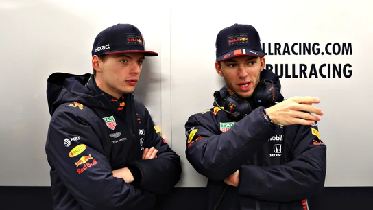 Max Verstappen y Pierre Gasly, en el circuito de Silverstone Max Verstappen y Pierre Gasly, en el circuito de Silverstone