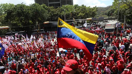 Imagen de archivo de una marcha en favor de Maduro en Venezuela Imagen de archivo de una marcha en favor de Maduro en Venezuela