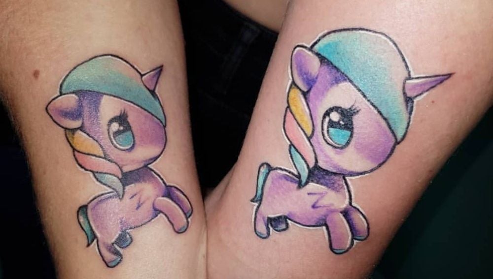 Tatuajes de pareja realizados esta semana por Nemo Lka.