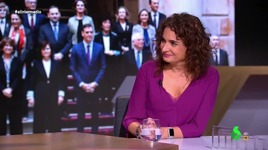 María Jesús Montero, sobre las declaraciones de Pedro Duque: "Es astronauta, tienes que entender que él tiene una manera de relacionarse con cierta altura" María Jesús Montero, sobre las declaraciones de Pedro Duque: "Es astronauta, tienes que entender que él tiene una manera de relacionarse con cierta altura"