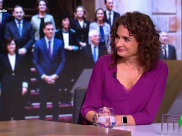 María Jesús Montero, sobre las declaraciones de Pedro Duque: "Es astronauta, tienes que entender que él tiene una manera de relacionarse con cierta altura" María Jesús Montero, sobre las declaraciones de Pedro Duque: "Es astronauta, tienes que entender que él tiene una manera de relacionarse con cierta altura"