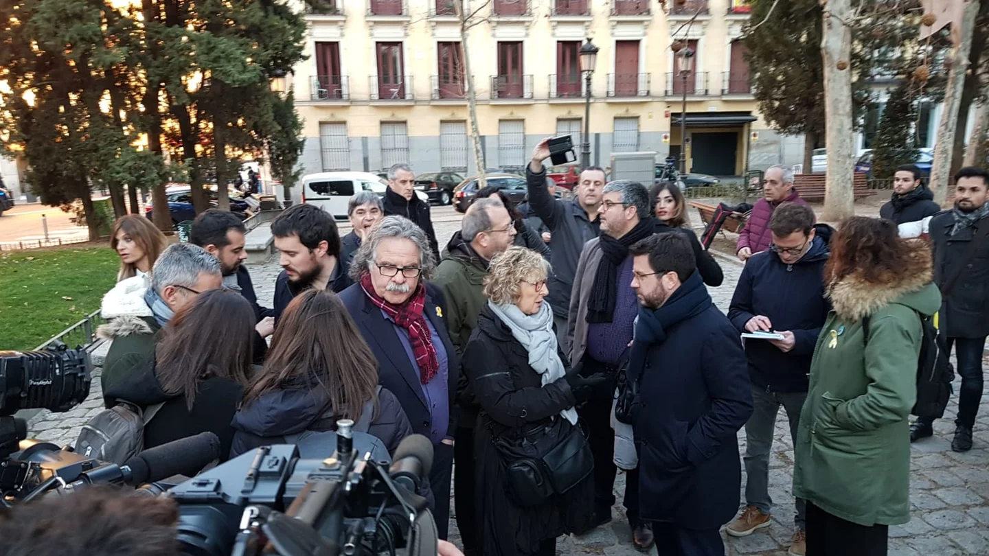 Una delegación de ERC se reúne en la plaza de Salesas en Madrid Una delegación de ERC se reúne en la plaza de Salesas en Madrid