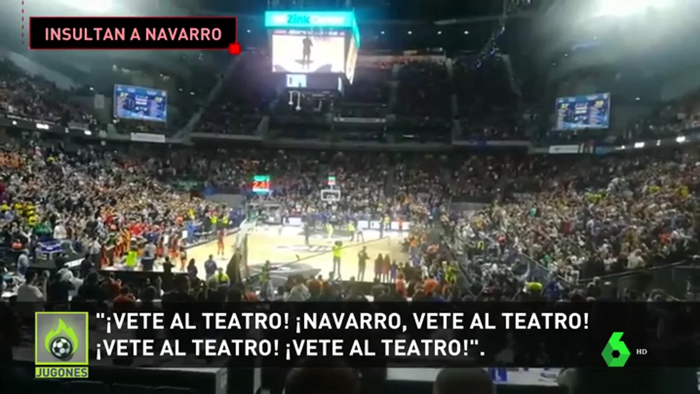 Los lamentables cánticos a Juan Carlos Navarro en su homenaje en Copa del Rey: '¡Vete al teatro, Navarro vete al teatro!' Los lamentables cánticos a Juan Carlos Navarro en su homenaje en Copa del Rey: '¡Vete al teatro, Navarro vete al teatro!'