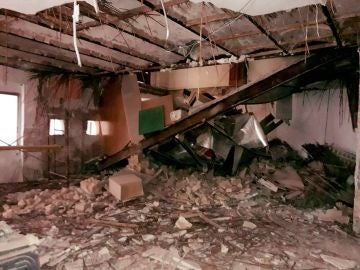 Varios vecinos rescatados tras un derrumbe en un edificio en Valencia Varios vecinos rescatados tras un derrumbe en un edificio en Valencia