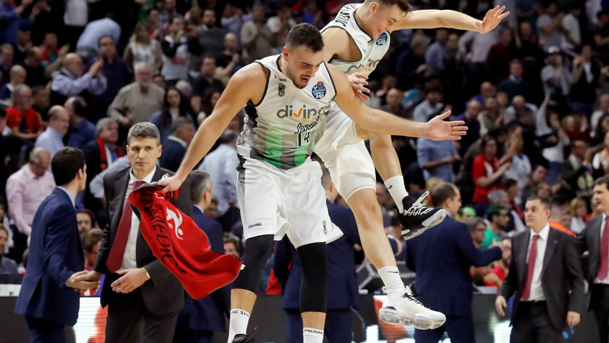 El Joventut celebra una victoria