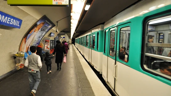 Metro de París (Archivo) Metro de París (Archivo)