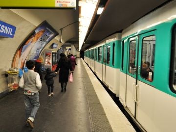 Metro de París (Archivo) Metro de París (Archivo)