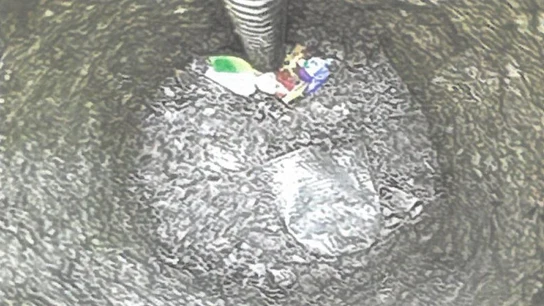 Imagen del tapón de tierra tras la caída de Julen al pozo Imagen del tapón de tierra tras la caída de Julen al pozo