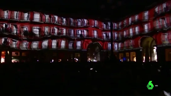La Plaza Mayor de Madrid celebra sus 400 años con una espectacular proyección La Plaza Mayor de Madrid celebra sus 400 años con una espectacular proyección