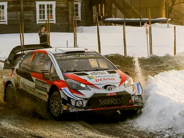 Ott Tänak es líder a falta de tres tramos Ott Tänak es líder a falta de tres tramos