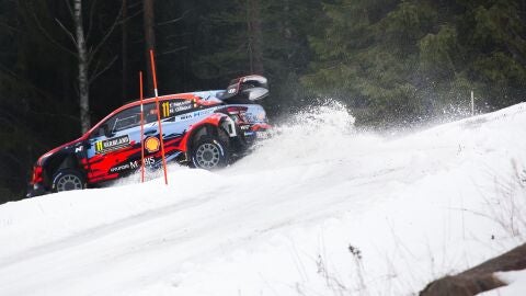 Thierry Neuville se ha metido en la lucha por el podio