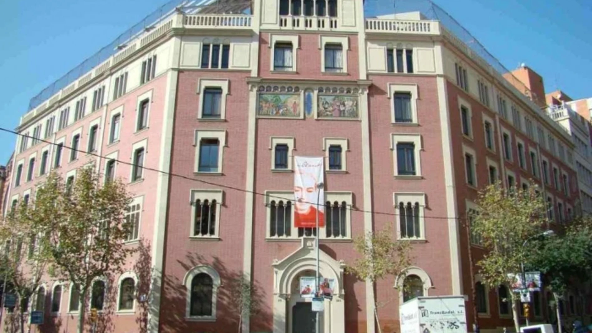 Fachada del Colegio Claret de Barcelona