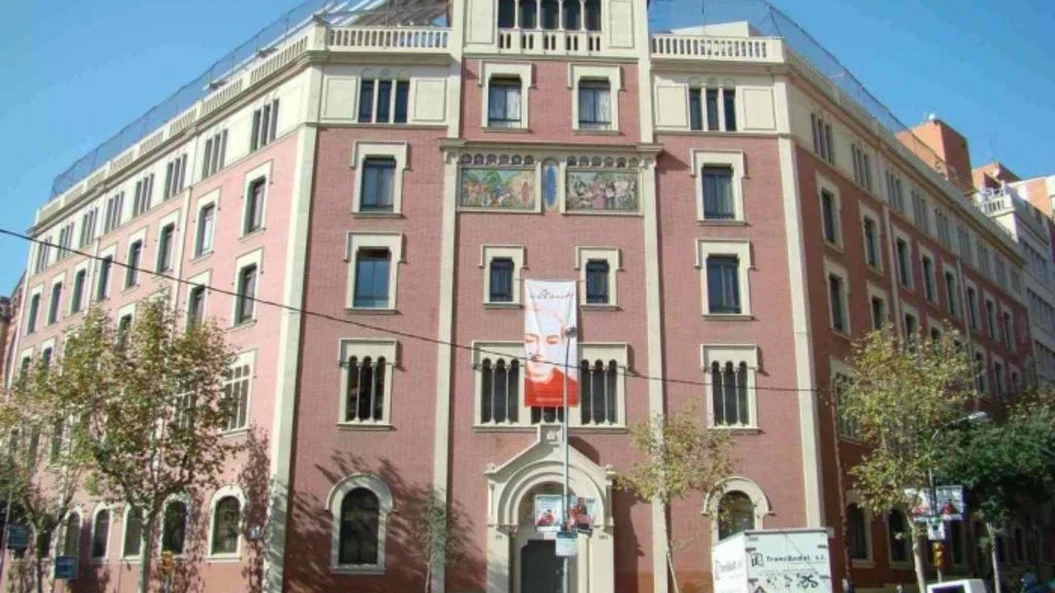 Fachada del Colegio Claret de Barcelona