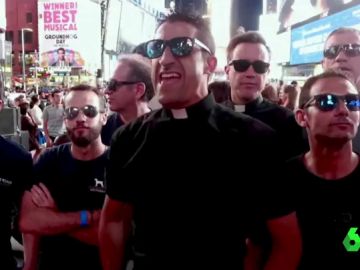 'La Voz del Desierto', los curas que arrasan al ritmo de rock and roll 'La Voz del Desierto', los curas que arrasan al ritmo de rock and roll