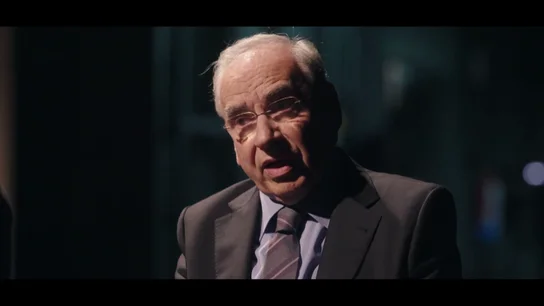 Alfonso Guerra, a los que le acusan de haberse 'derechizado': "Yo soy una persona de izquierdas sincera y valiente" Alfonso Guerra, a los que le acusan de haberse 'derechizado': "Yo soy una persona de izquierdas sincera y valiente"