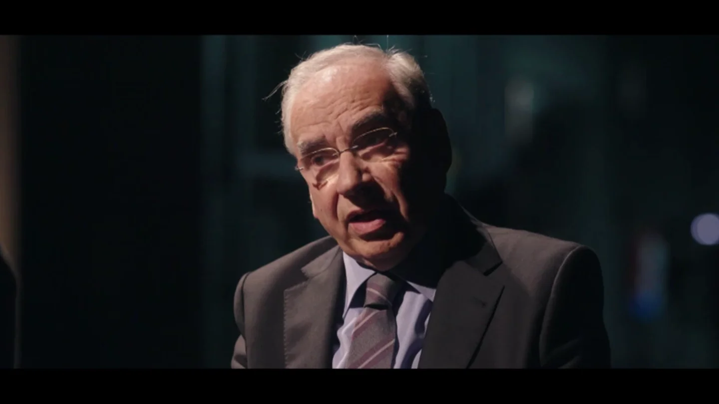 Alfonso Guerra, a los que le acusan de haberse 'derechizado': "Yo soy una persona de izquierdas sincera y valiente" Alfonso Guerra, a los que le acusan de haberse 'derechizado': "Yo soy una persona de izquierdas sincera y valiente"