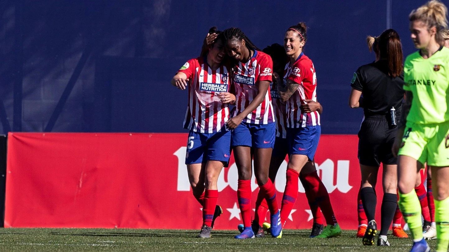 El Atlético celebra un gol de Ludmila