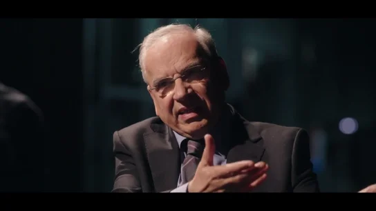 Alfonso Guerra compara las "dictaduras" de Arabia Saudí y Venezuela: "En uno no hay para comer, en otro le sobra el oro" Alfonso Guerra compara las "dictaduras" de Arabia Saudí y Venezuela: "En uno no hay para comer, en otro le sobra el oro"