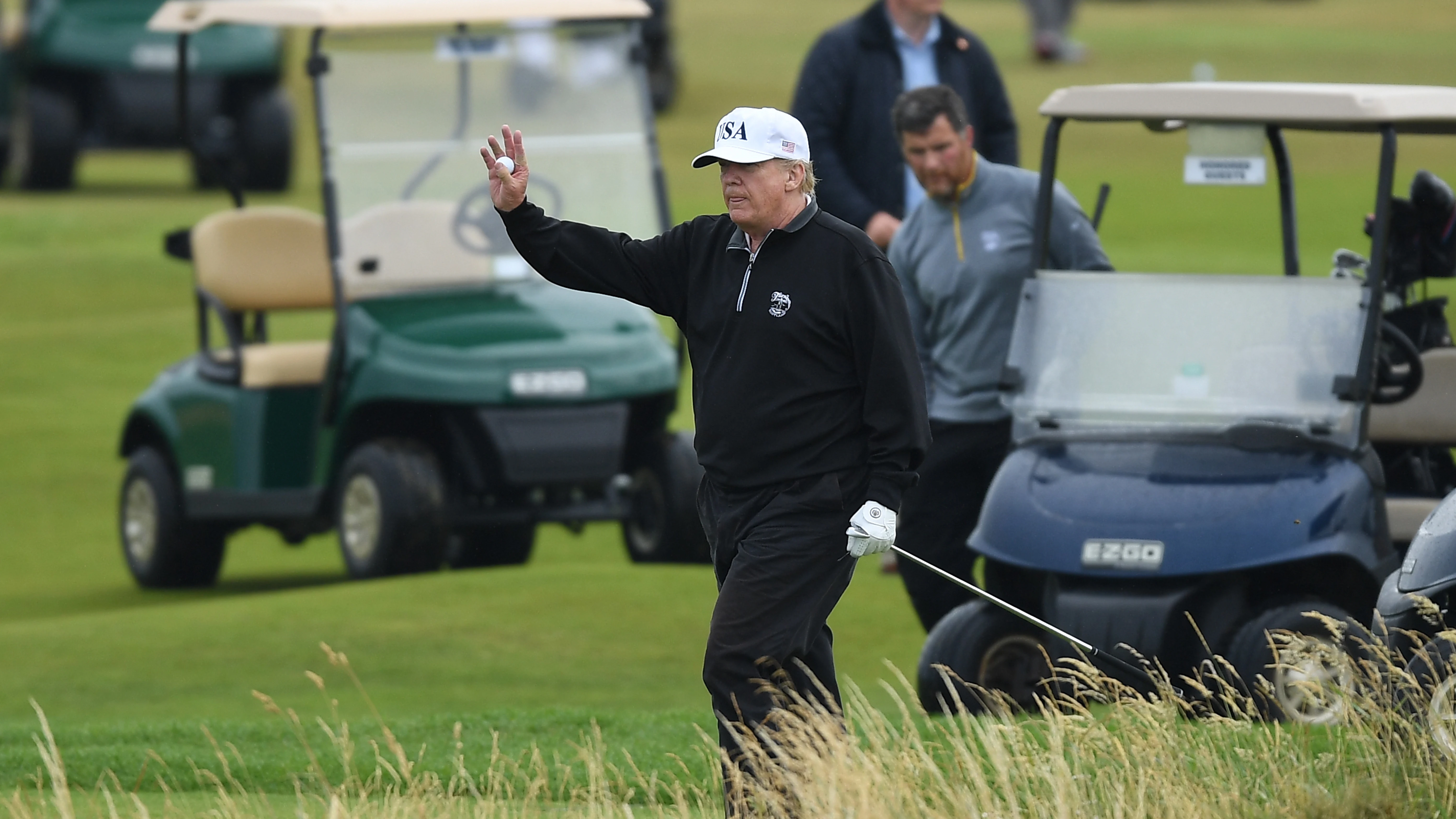 Donald Trump, jugando al golf