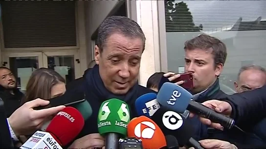 Zaplana, tras firmar en el juzgado: "Jamás he participado en una adjudicación ilegal" Zaplana, tras firmar en el juzgado: "Jamás he participado en una adjudicación ilegal"