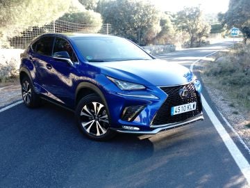 Lexus NX 300h