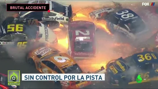 Espectacular accidente en Daytona: hasta 22 coches implicados en una colisión múltiple Espectacular accidente en Daytona: hasta 22 coches implicados en una colisión múltiple