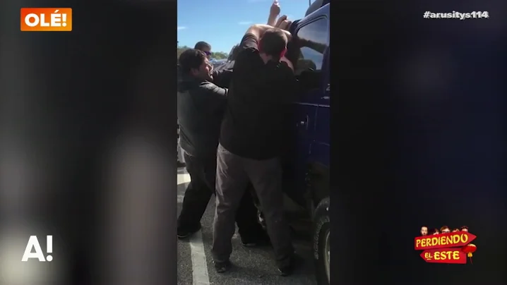 Un grupo de presos rescata a un bebé que estaba atrapado en el interior de un coche Un grupo de presos rescata a un bebé que estaba atrapado en el interior de un coche