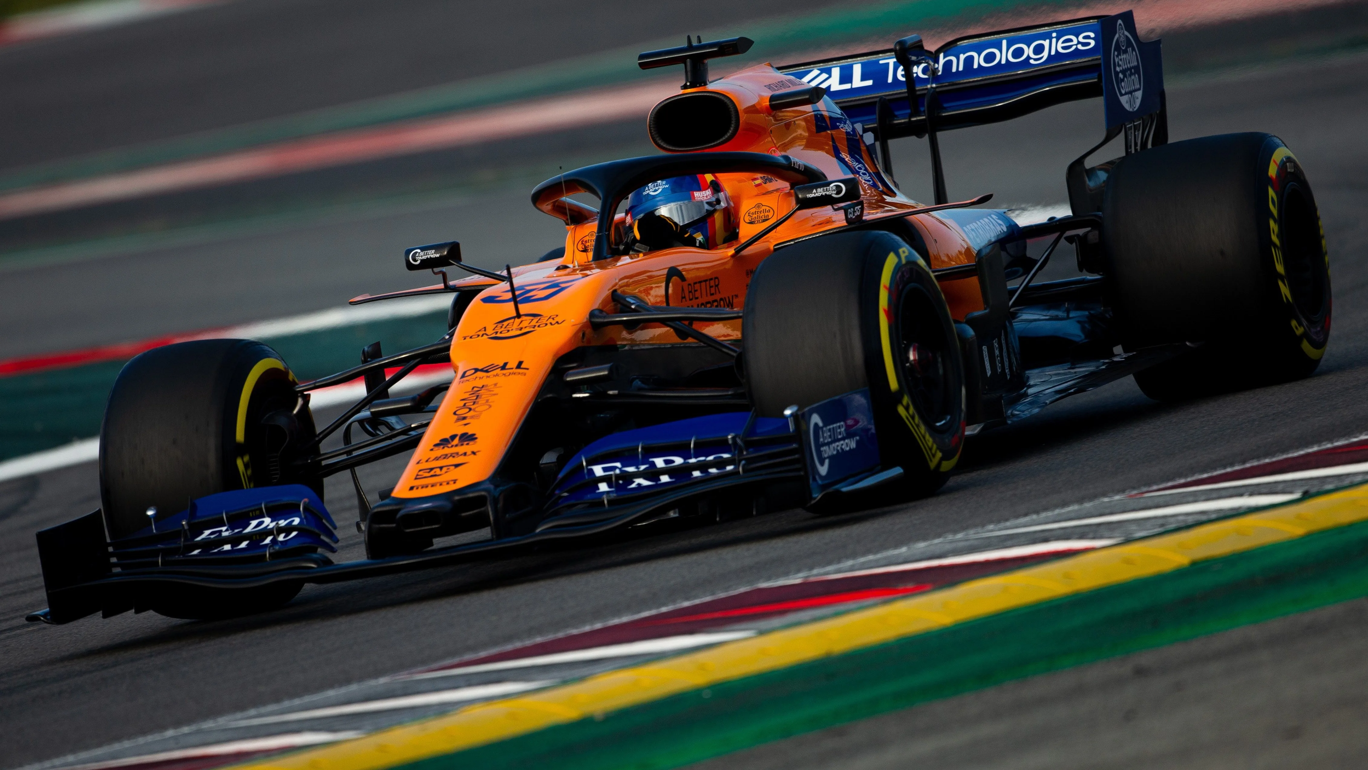 Carlos Sainz pilota el nuevo McLaren en Montmeló Carlos Sainz pilota el nuevo McLaren en Montmeló