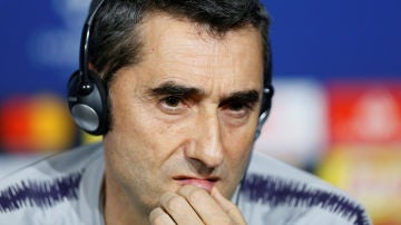 Ernesto Valverde, en rueda de prensa en Lyon