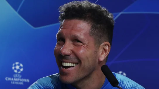Simeone sonríe en la rueda de prensa previa al duelo ante la Juventus Simeone sonríe en la rueda de prensa previa al duelo ante la Juventus