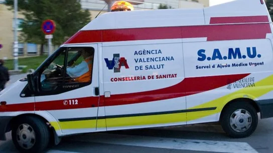 Imagen de archivo de una ambulancia en Valencia. Imagen de archivo de una ambulancia en Valencia.