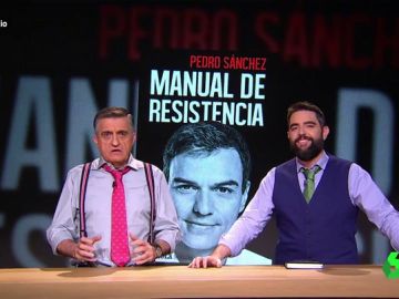 Dani Mateo y Wyoming indagan en el 'Manual de Resistencia' de Sánchez: "Sólo hay algo más cruel que los niños, los varones del PSOE" Dani Mateo y Wyoming indagan en el 'Manual de Resistencia' de Sánchez: "Sólo hay algo más cruel que los niños, los varones del PSOE"
