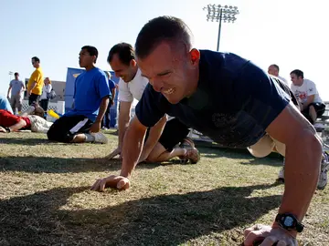 ¿Y tú? ¿Cuántas flexiones eres capaz de hacer? No tardarás mucho tiempo en ponerte a prueba ¿Y tú? ¿Cuántas flexiones eres capaz de hacer? No tardarás mucho tiempo en ponerte a prueba
