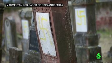 Un grupo de chalecos amarillos insultan a un filósofo judío :"Vete a casa, asqueroso sionista de mierda"