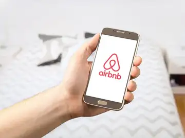 Logo de Airbnb Logo de Airbnb
