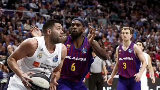 Felipe Reyes, en acción ante el Barcelona Felipe Reyes, en acción ante el Barcelona