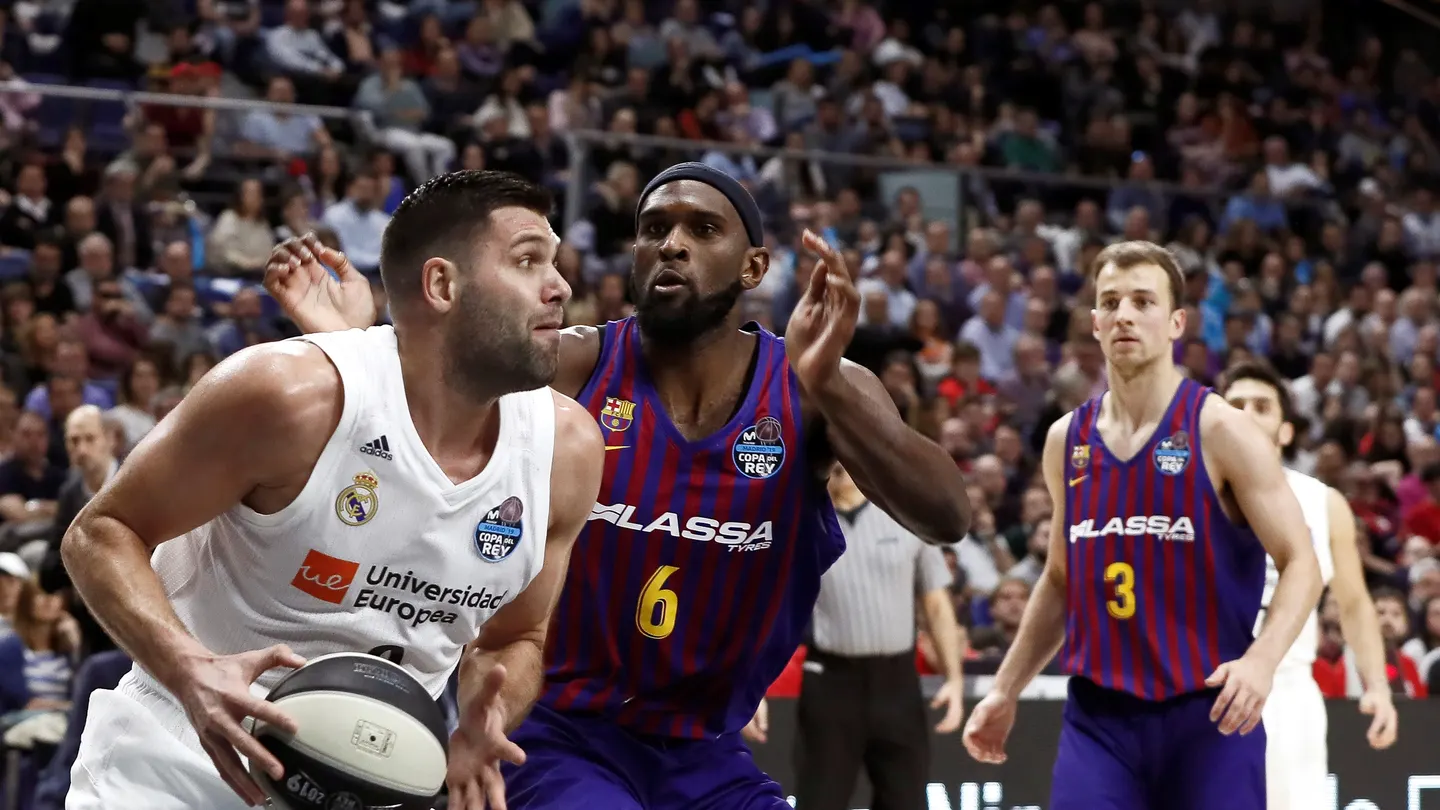 Felipe Reyes, en acción ante el Barcelona Felipe Reyes, en acción ante el Barcelona