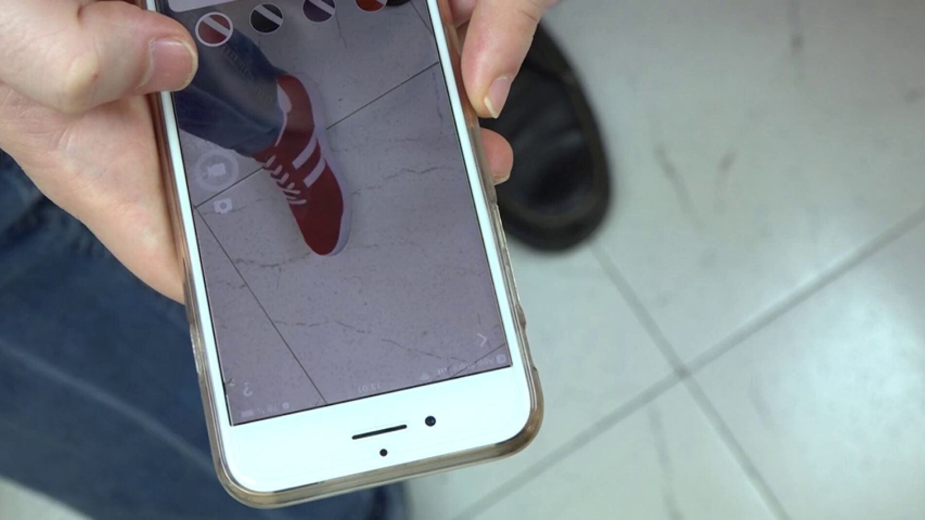 El truco para saber cómo te van a quedar unas zapatillas sin probártelas