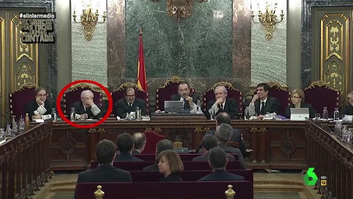 Lo que pasa desapercibido en el juicio del 'procés': estas son las reacciones del magistrado Luciano Varela