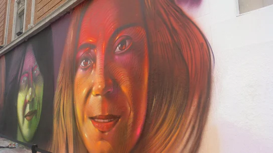 Una de las mujeres pintadas en el mural de Gran Vía Una de las mujeres pintadas en el mural de Gran Vía