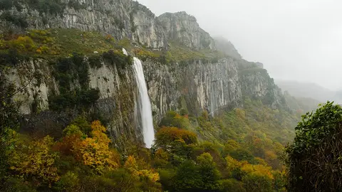 Nacimiento del río Asón Nacimiento del río Asón