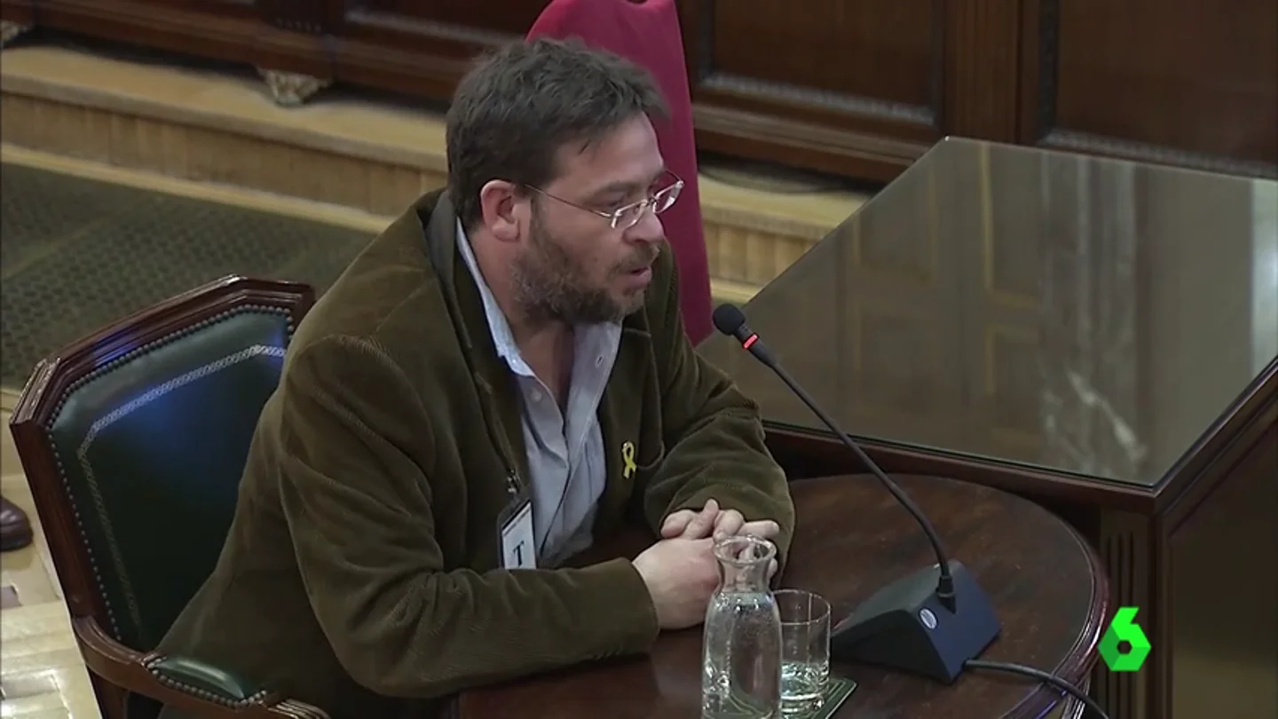 Dante Fachín en el juicio del 'procés': "Había periodistas subidos encima de los coches de la Guardia Civil el 20S" Dante Fachín en el juicio del 'procés': "Había periodistas subidos encima de los coches de la Guardia Civil el 20S"